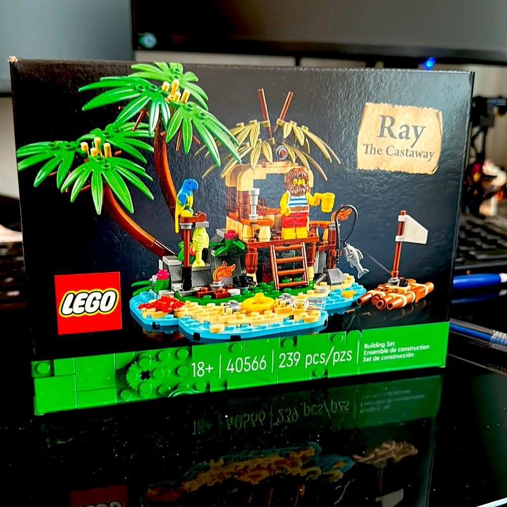 Lego rare Ray The Castaway set
